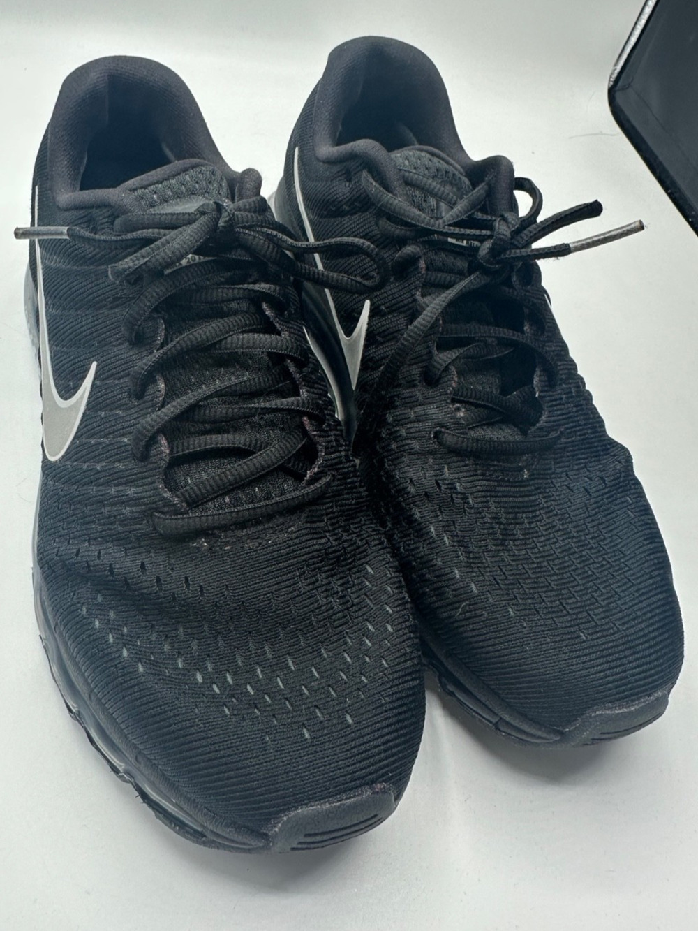 Size 7 Nike Air Max 2017 Running Shoes Womens Black Excellent 849559 Sneaker